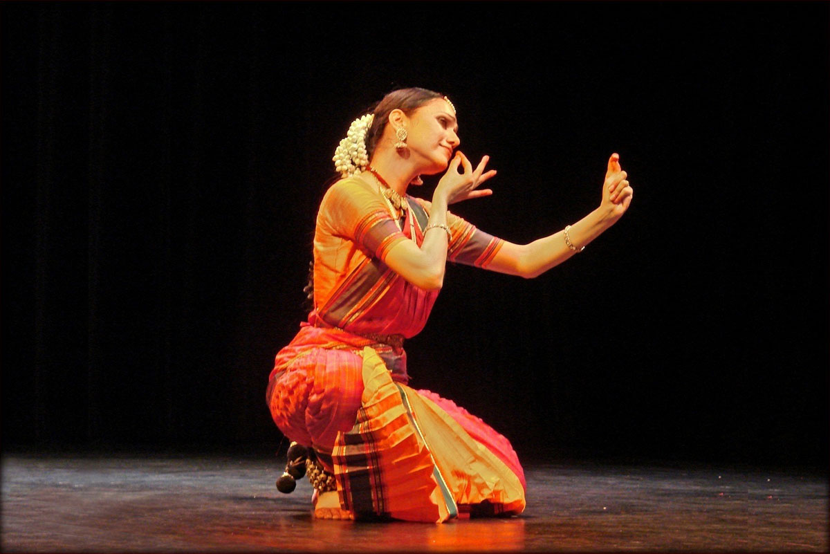 Danse, mise en forme, introduction à l'hindouisme à travers la danse, art indien.